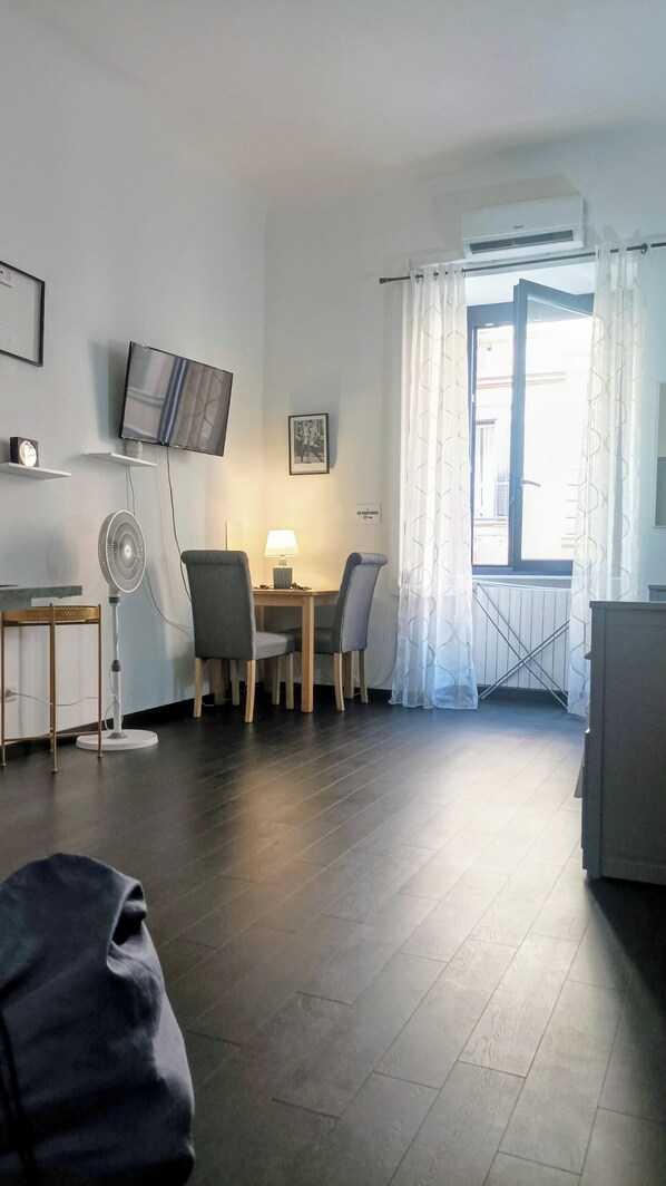 Deluxe Room, City View | Free WiFi - Little Appartment (Rome)