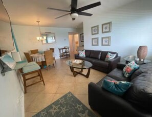 Apartamento familiar, vistas al mar | Zona de estar