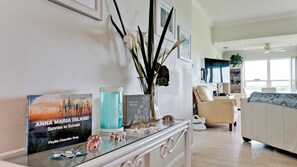 Interior - 808 Audubon - Perico Island - Condo - 2 Bedroom / 2 Bath, maximum occupancy of 4 people. Community Pools - Distance to the Beach: 1 mile. (Bradenton)