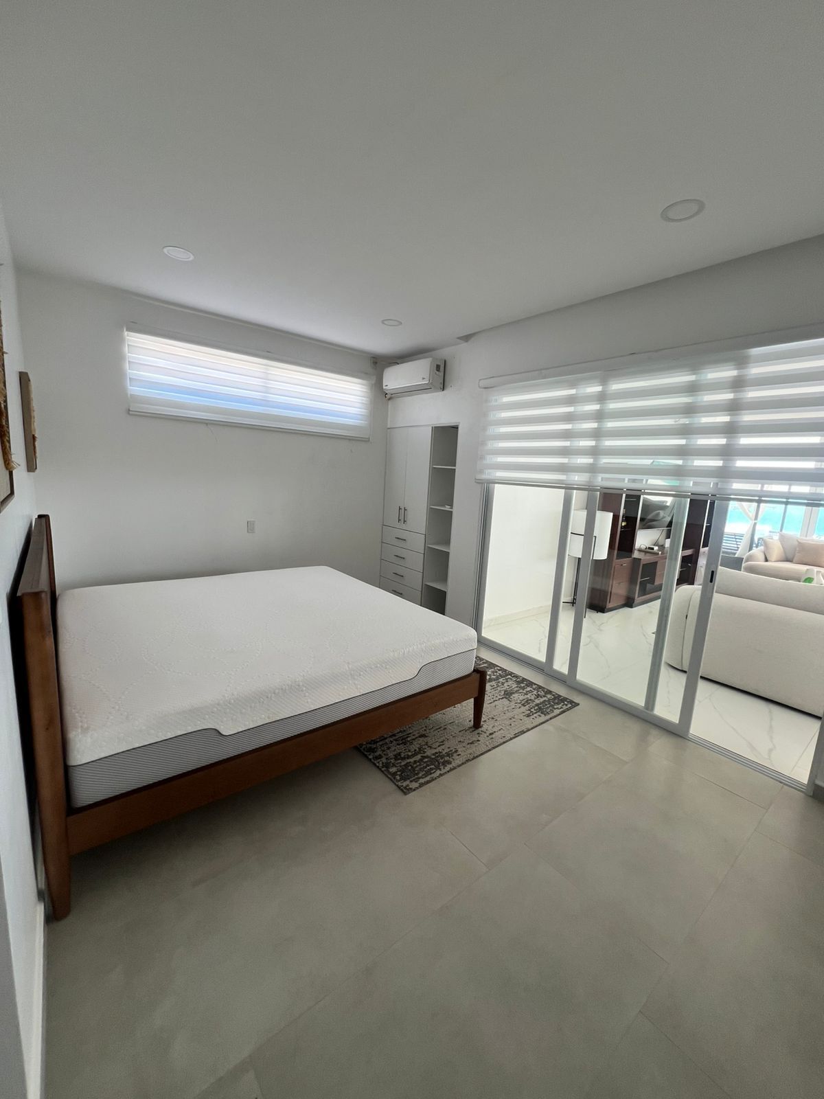 4 bedrooms, internet, bed sheets