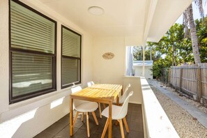 Outdoor dining - Spanish-Style 2BR Near Downtown Bradenton & AMI Beaches (Bradenton)