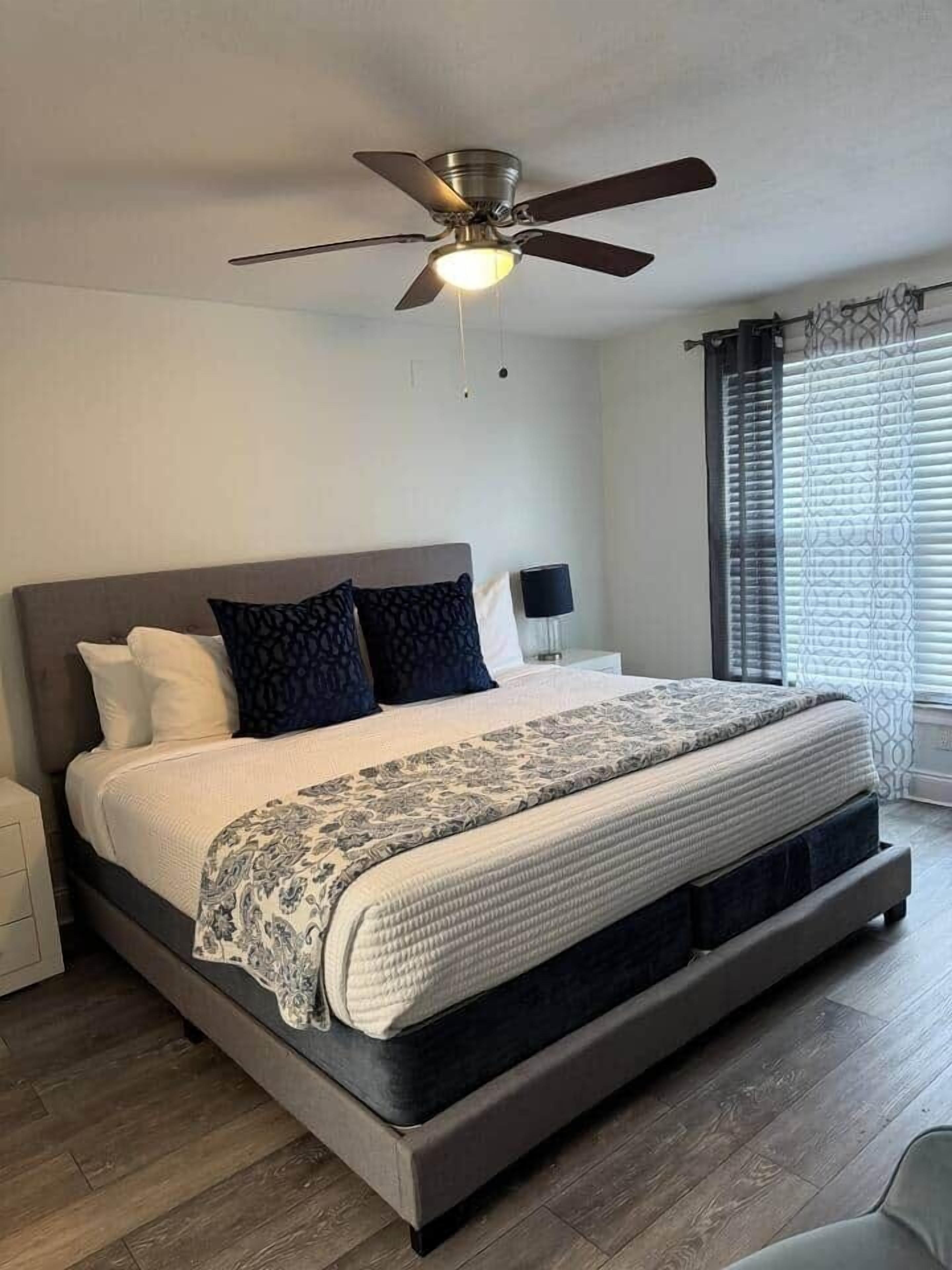 2 habitaciones, tabla de planchar con plancha, wifi y ropa de cama 