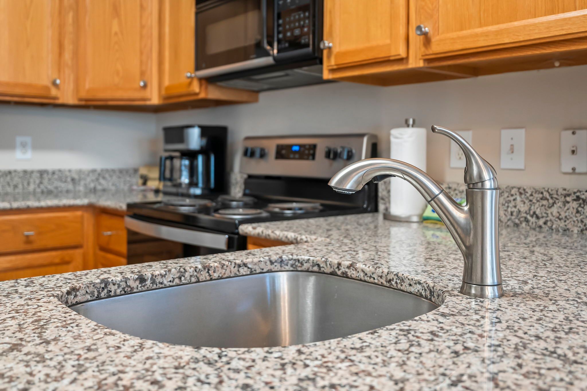 雪櫃、微波爐、焗爐、爐具