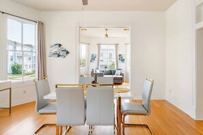 Dining - Beautiful Home in Galveston (Galveston)