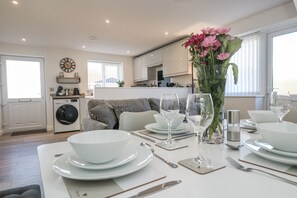 Dining - Cosy Retreat (Camborne)