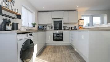 Fridge, microwave, dishwasher, toaster