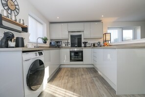 Oppvaskmaskin og kjøkkenutstyr