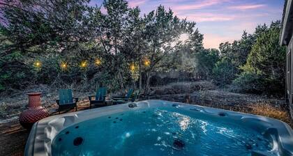 3BR Near Wimberely | Private Hot Tub| Sleeps 7