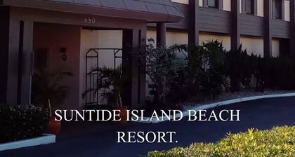 Located directly on the beautiful Gulf of Mexico at Lido Beach