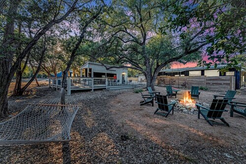 Romantic Cabin | Cowboy Pool & Patio | Near Wine!