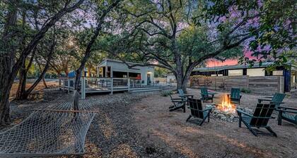 Romantic Cabin | Cowboy Pool & Patio | Near Wine!