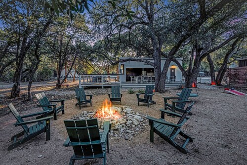 Romantic Cabin | Cowboy Pool on Private Patio