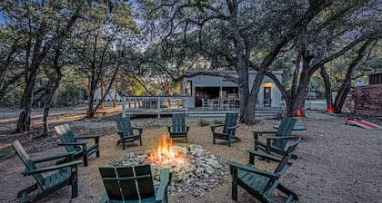 Romantic Cabin | Cowboy Pool on Private Patio