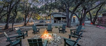 Romantic Cabin | Cowboy Pool on Private Patio