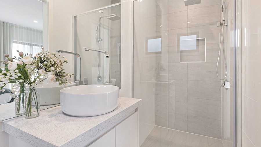 Gorgeous 3-bed House With Spacious Shared Backyard