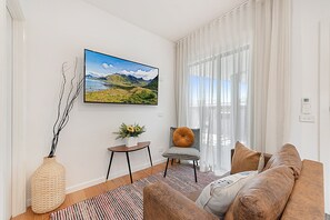 Apartment | Living area - Gorgeous 3-bed House With Spacious Shared Backyard (Melbourne)