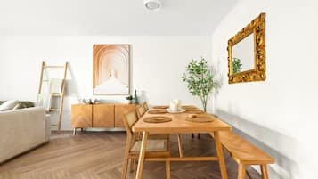 Apartment | Dining