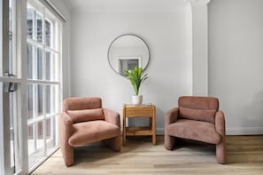 Apartment | Dining