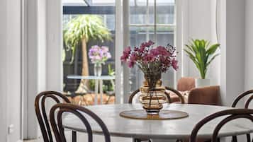 Apartment | Dining