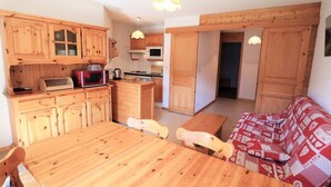 Unclassified image, 3 of 3, button - 2-room Apartment of 40m2 Classified as 2 Stars on Raised Garden Level (Beaufort)