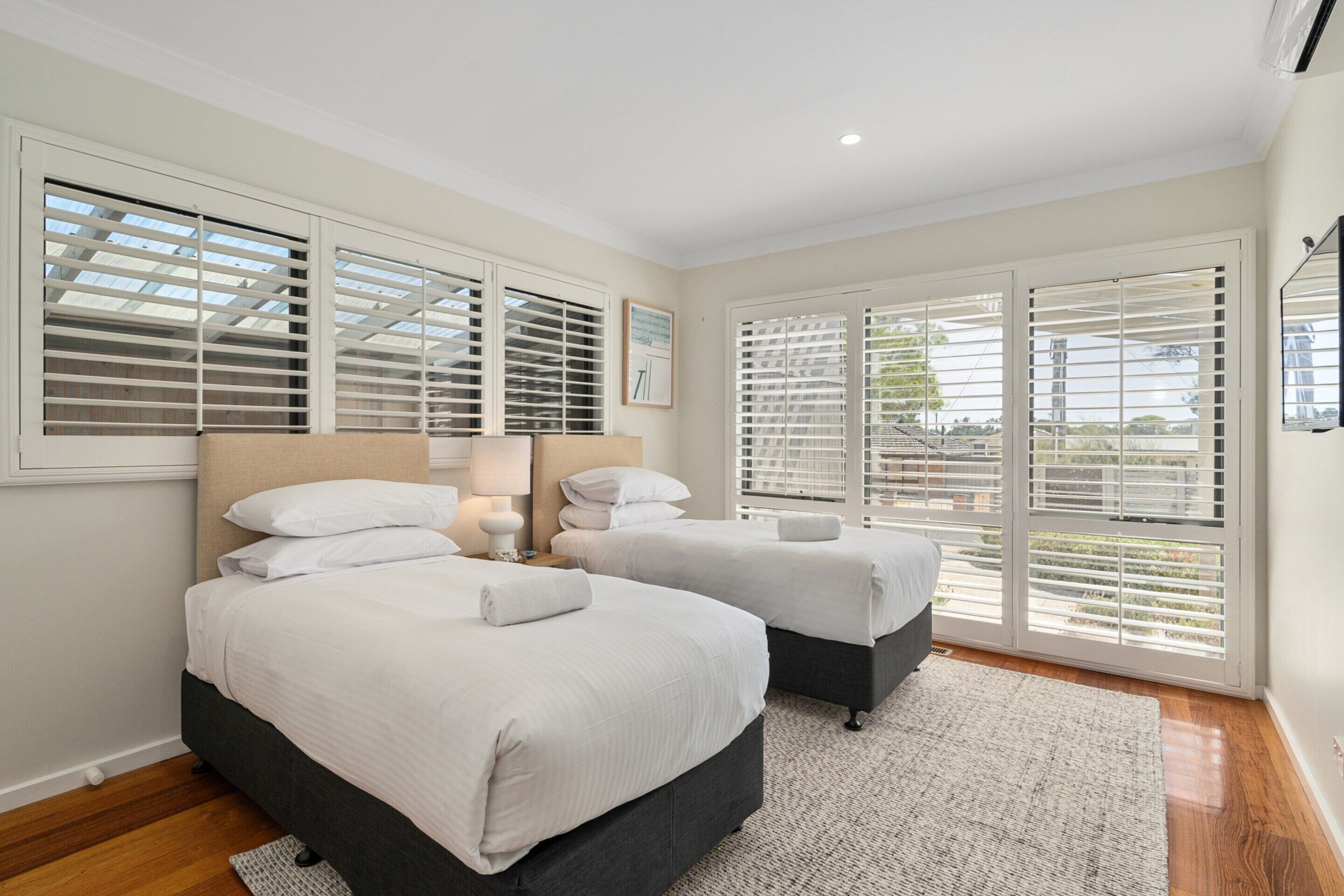 3 bedrooms, laptop workspace, iron/ironing board, bed sheets