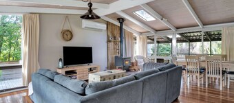 Secluded 3-bed Retreat Moments to the Beach