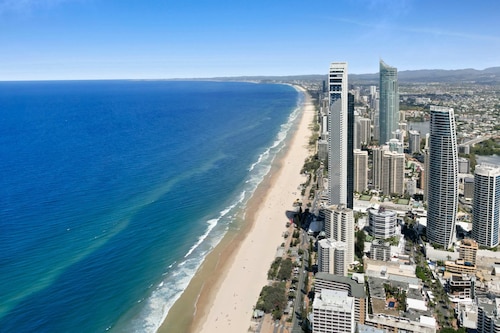 Oceanfront 3-bed With Stunning Views, Pool & Sauna