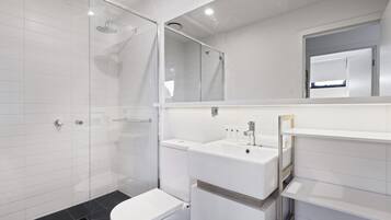 Apartment | Bathroom | Towels, soap