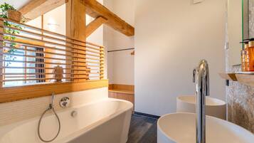 Villa | Bathroom | Bathtub