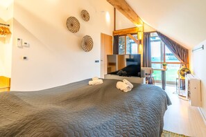 Villa | 3 bedrooms, individually furnished, iron/ironing board