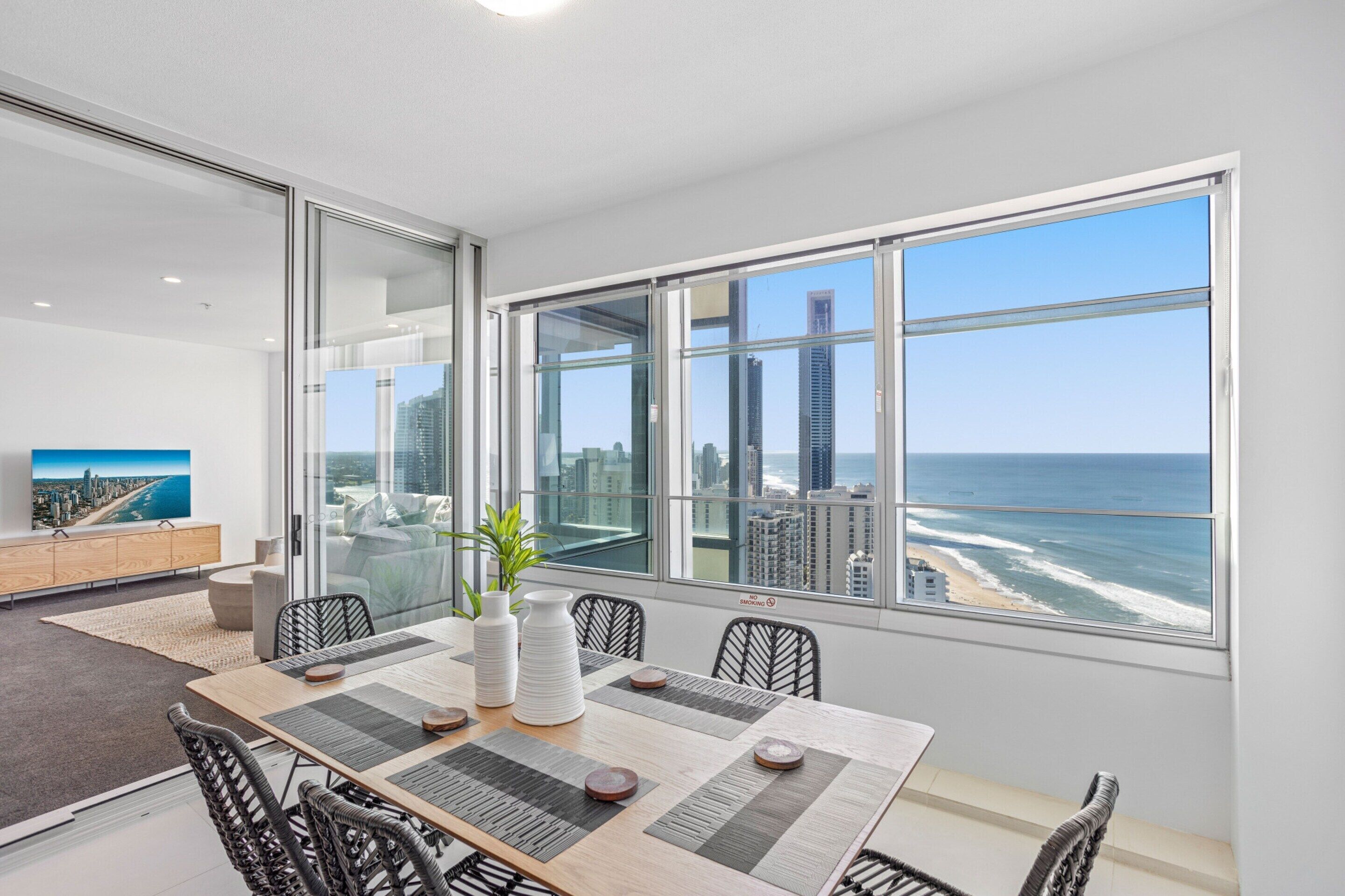 Apartment | Dining