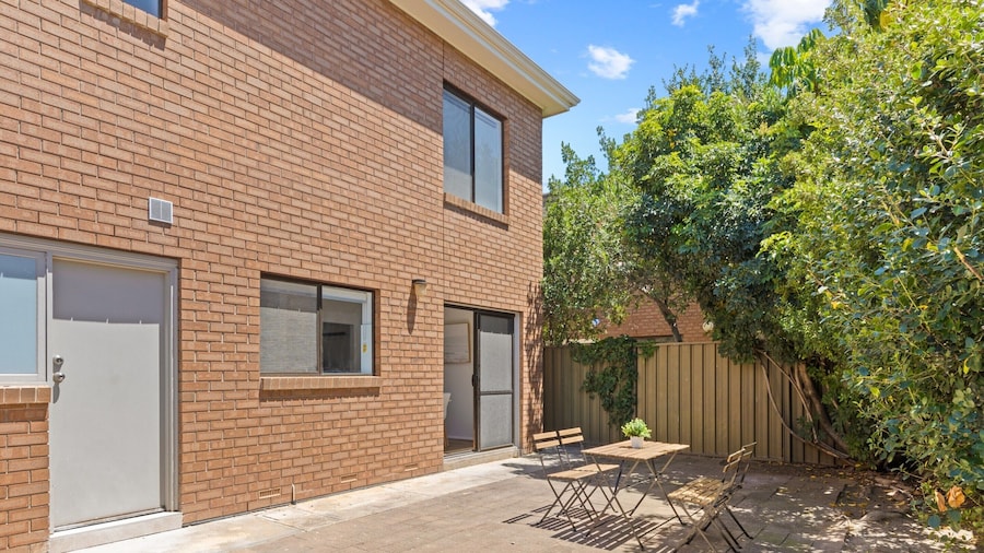 Elegant 3-bed Home From Sunny Glenelg Beach