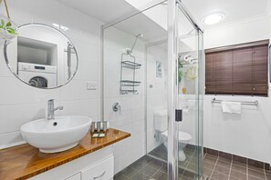 Apartment | Bathroom | Hair dryer, towels, soap, shampoo - Great Location 1-bed With Pool (Sunshine Coast)