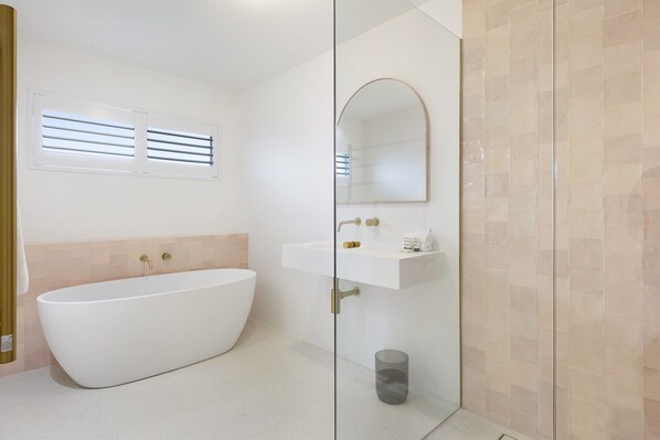 Apartment | Bathroom