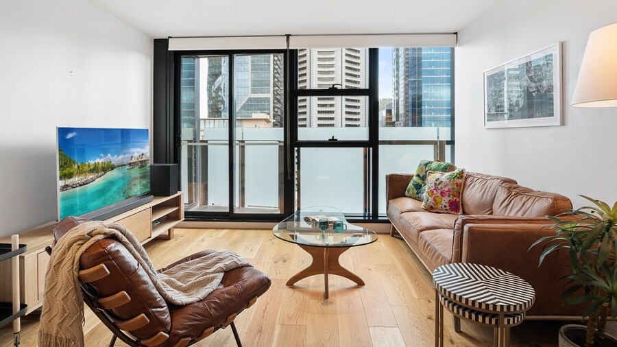 Sleek Inner-city Flat in the Heart of Melbourne