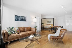Living area - Sleek Inner-city Flat in the Heart of Melbourne (Melbourne)