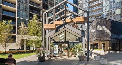 Sleek 2-bed Apartment With Rooftop Garden Access