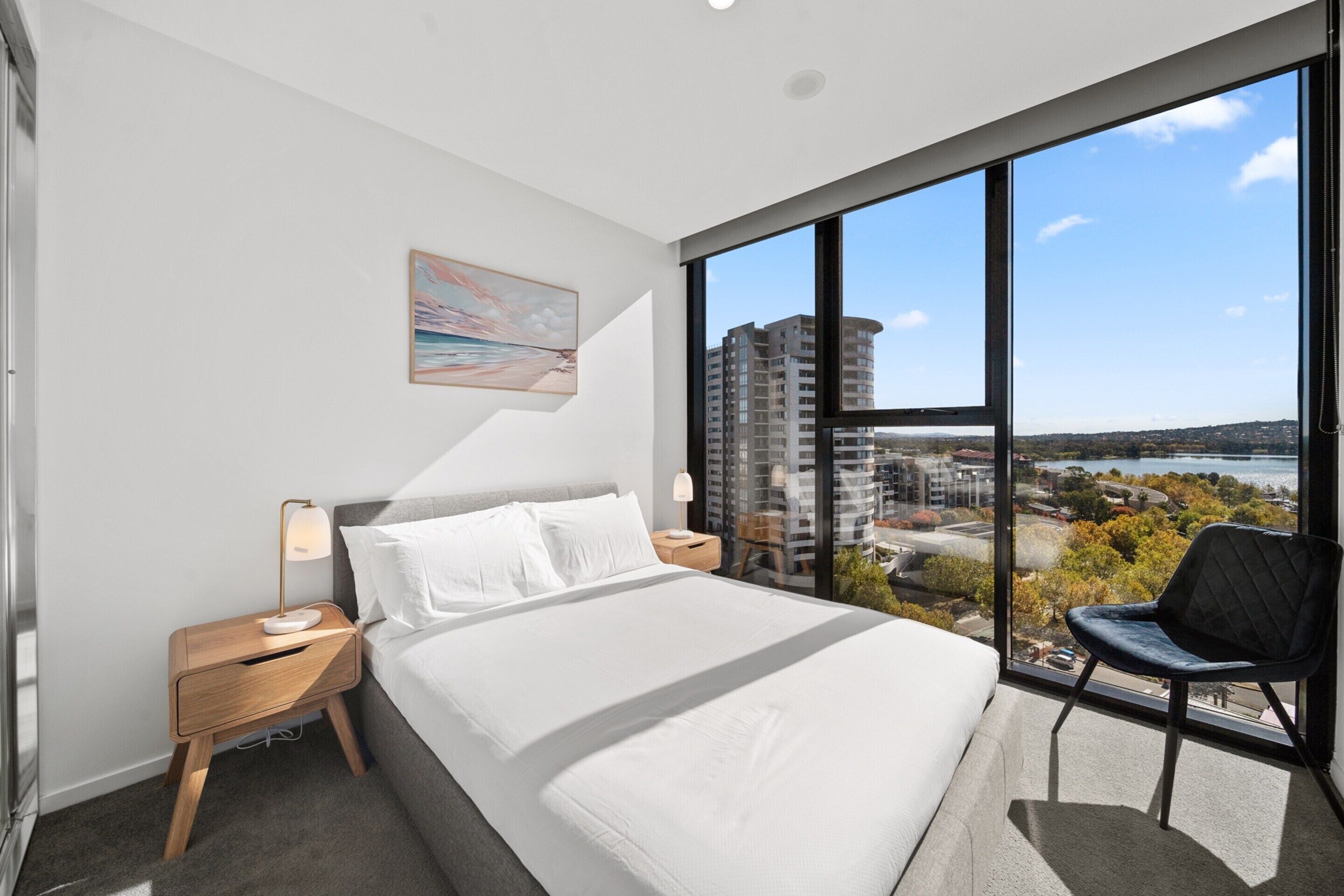 Căn hộ | 2 phòng ngủ, khu vực làm việc phù hợp cho laptop 