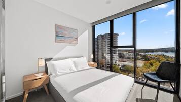 2 bedrooms, laptop workspace, iron/ironing board, bed sheets