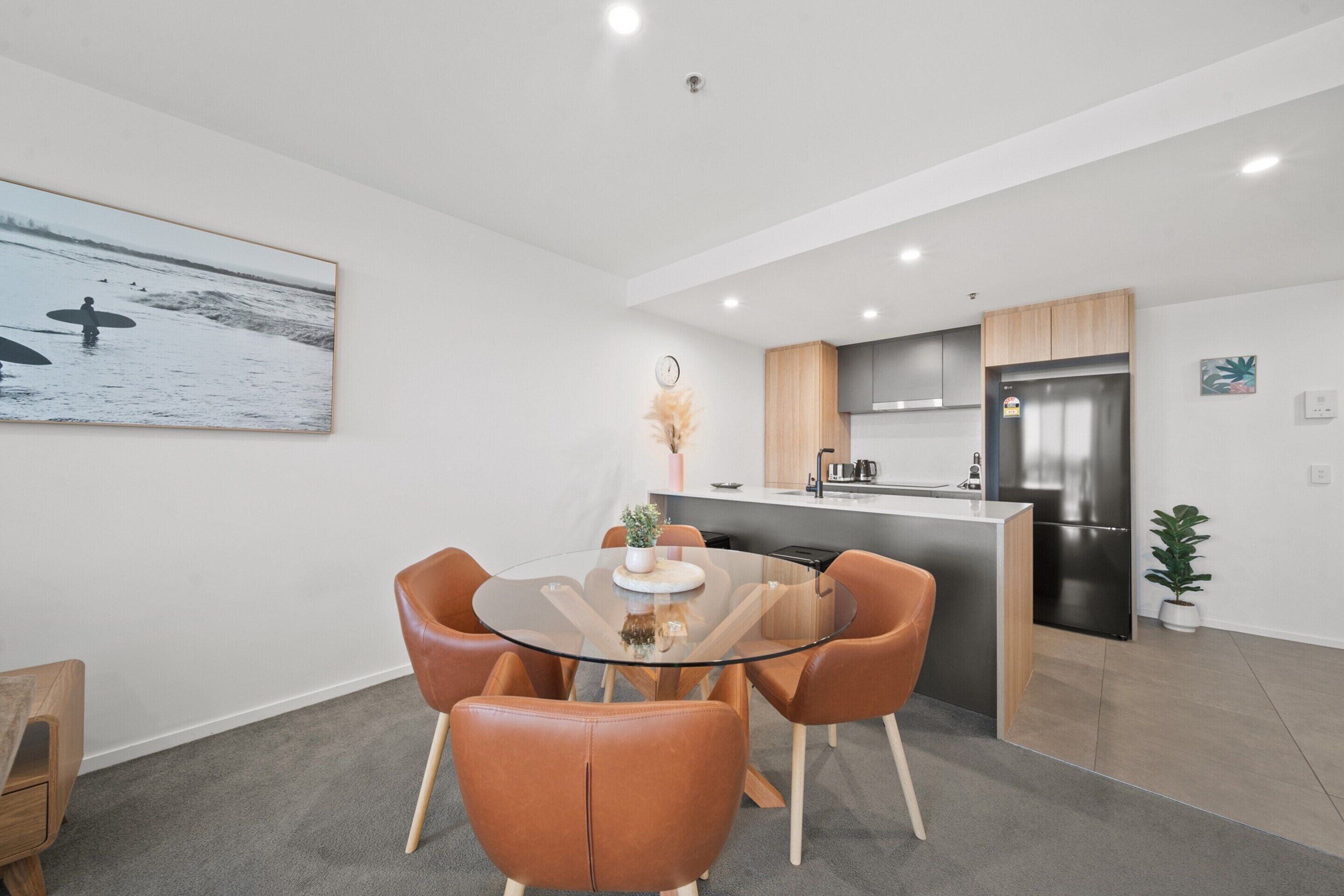 Apartment | Dining