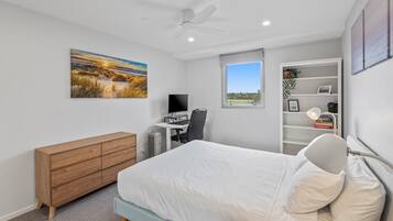 Apartment | 2 bedrooms, laptop workspace, iron/ironing board, bed sheets