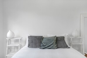 Apartment | 3 bedrooms, iron/ironing board, bed sheets