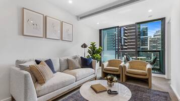 Apartment | Living room | Fireplace