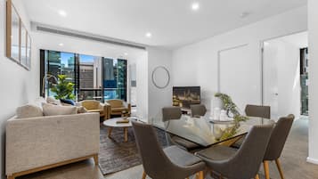 Apartment | Dining