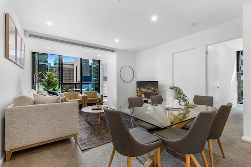 Remarkable 3-bed With City Views & Swimming Pool