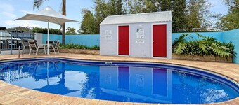 3-bed With Alfresco Dining & Pool in Batemans Bay