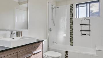 Apartment | Bathroom | Towels