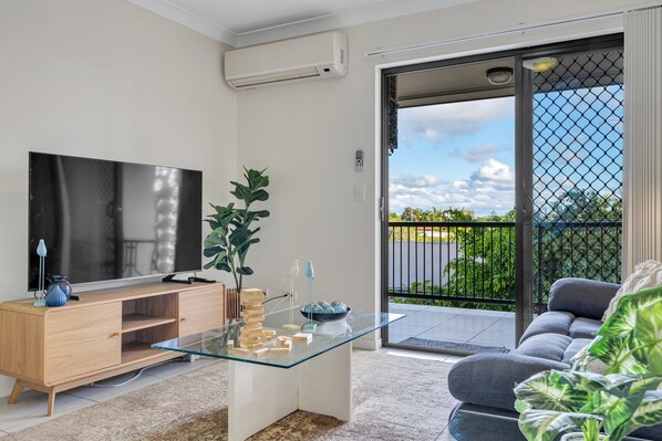 Apartment | Living room - Bright 2-bed With Private Balcony & Serene View (Brisbane)
