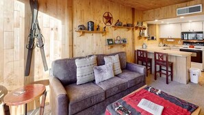 Leilighet, 1 queensize-seng, fjellutsikt (Summit House East 1 Bed Loft 2 Bath S) | Oppholdsområde