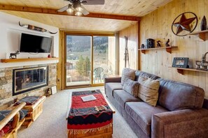 Condo, 1 Queen Bed (Summit House East 1 Bed Loft 2 Bath S) | Living area